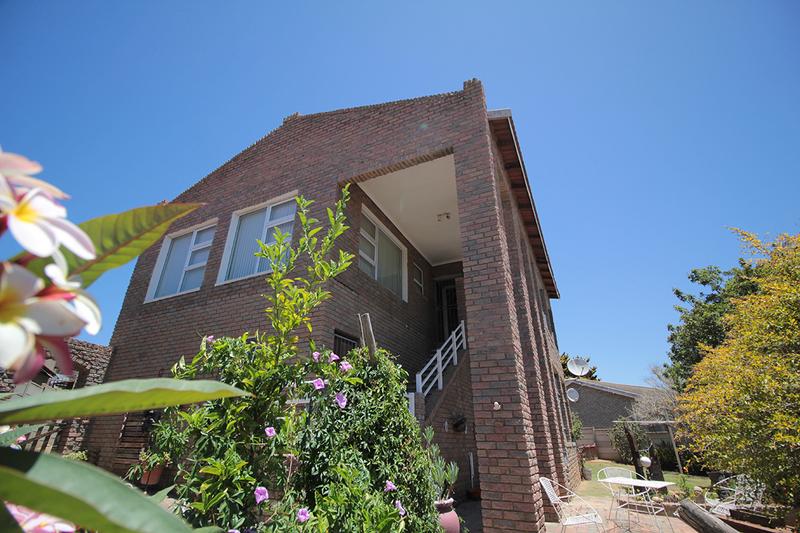 4 Bedroom Property for Sale in Hartenbos Heuwels Western Cape